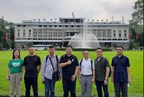 世騰控股董事長，副董事長一行赴越南考察調研